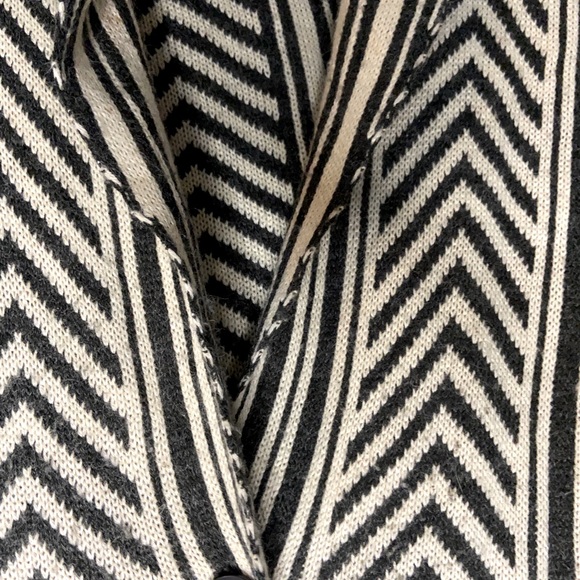 Cozy Men’s Style Knit Cardigan - Picture 4 of 6